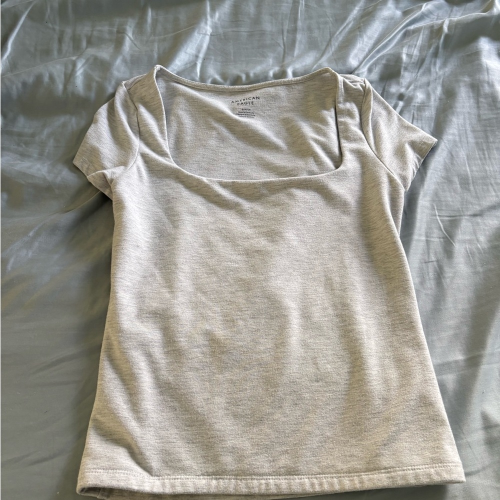 American Eagle Outfitters Fitted Gray Cream Short Sleeve Tee